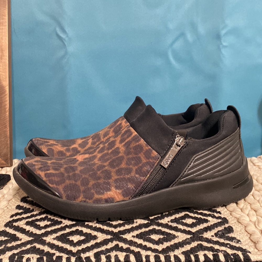 NWOT Bzees Shoes - Picture 2 of 5